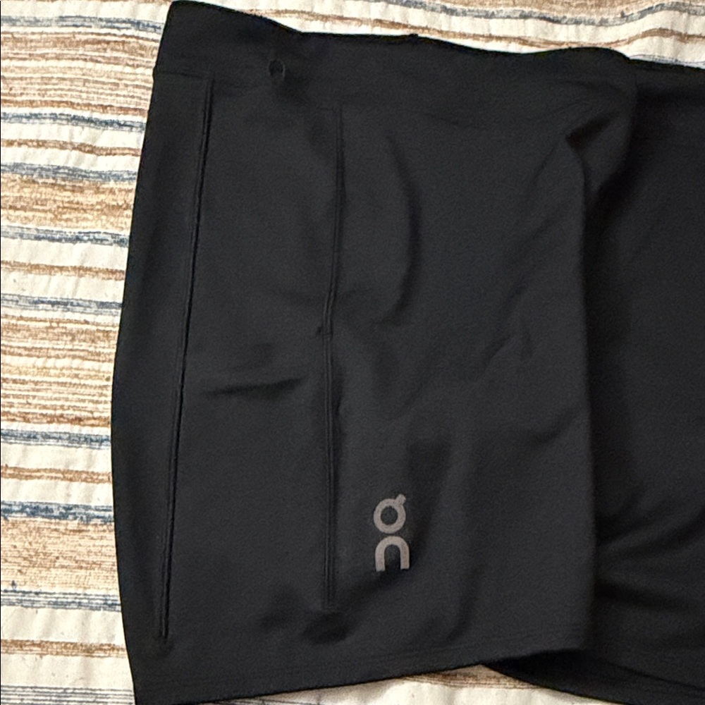 On Men's Black Performance Shorts BNWOT $90retail - Picture 3 of 11